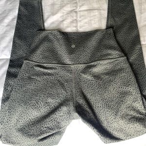Lululemon high rise leggings size 8 animal print.